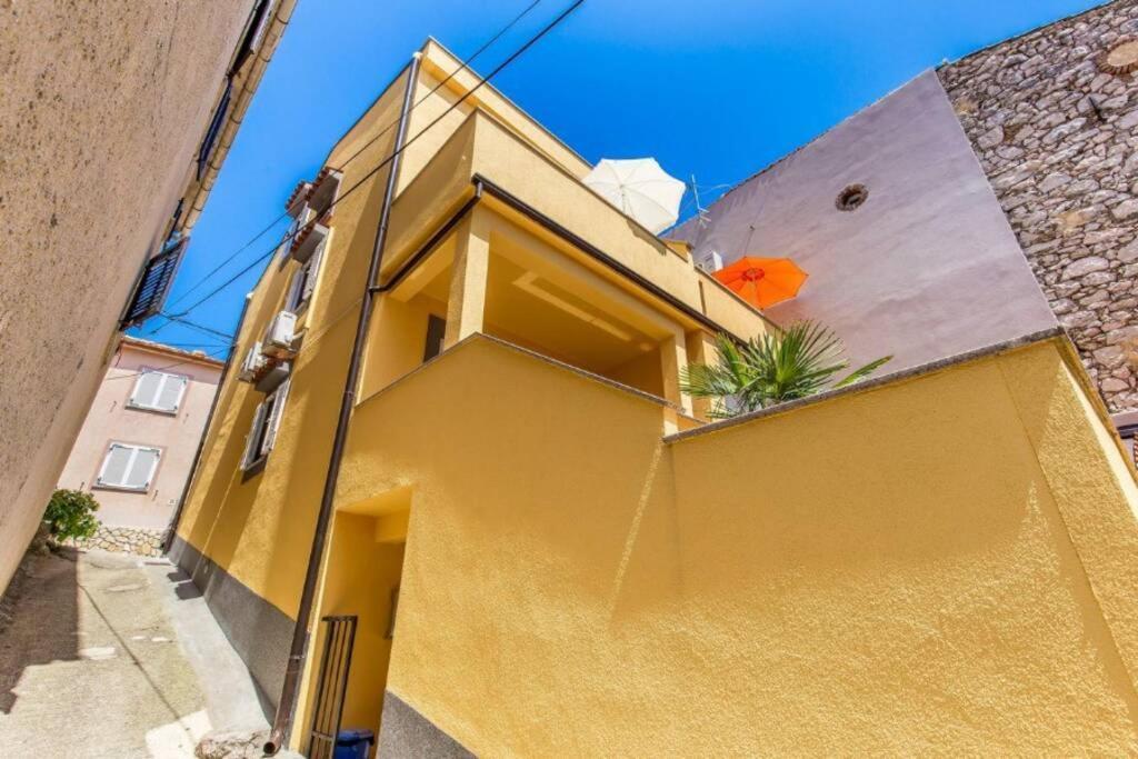 Tin 2 Appartement Vrbnik Buitenkant foto